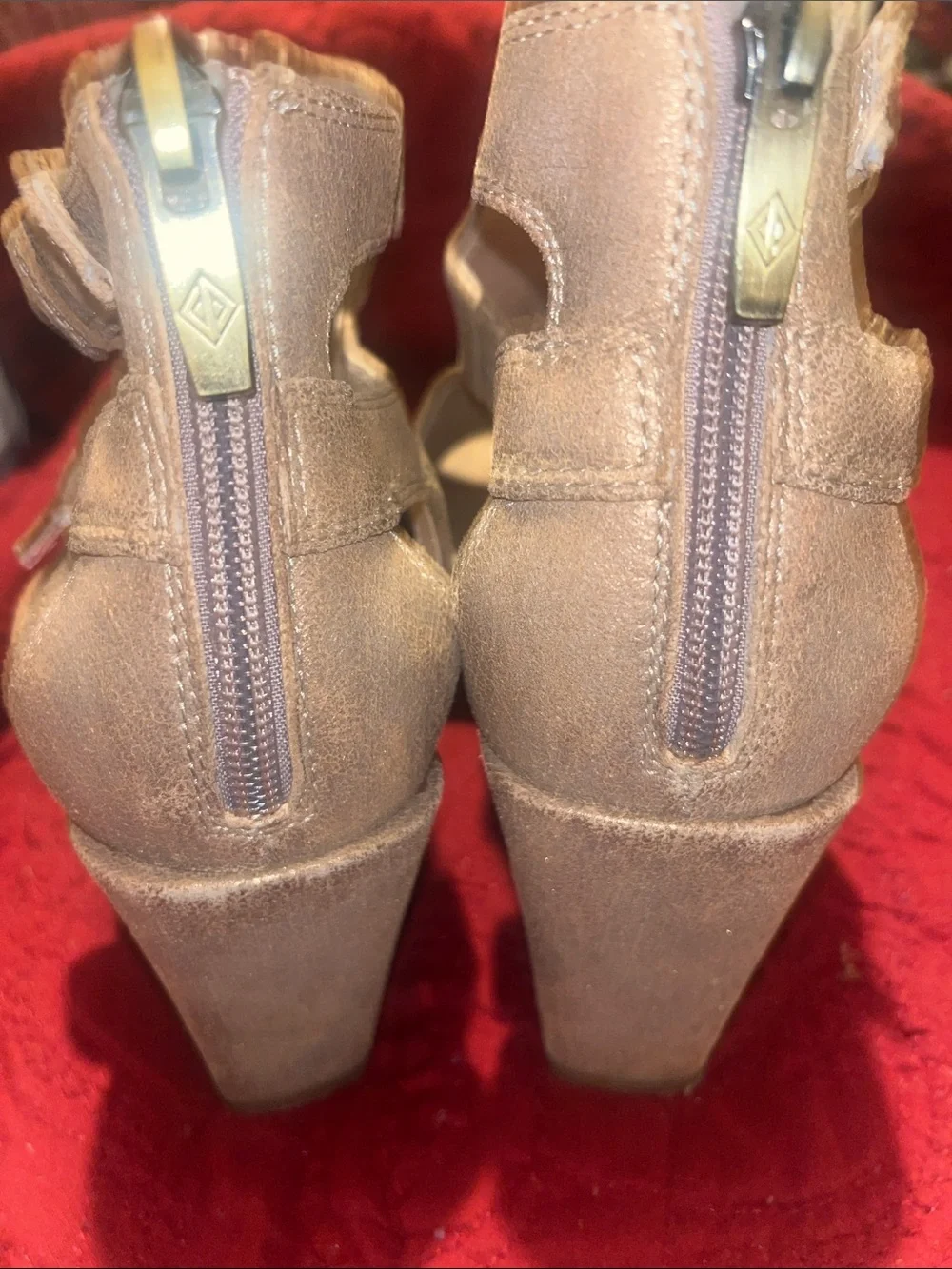 Donald Pliner Metallic Light Bronze Peep-toe Wedge Size 11